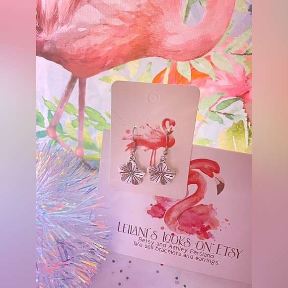 Summer silver style flower dangle and drop earrings/summertime wedding/ - Picture 8 of 12